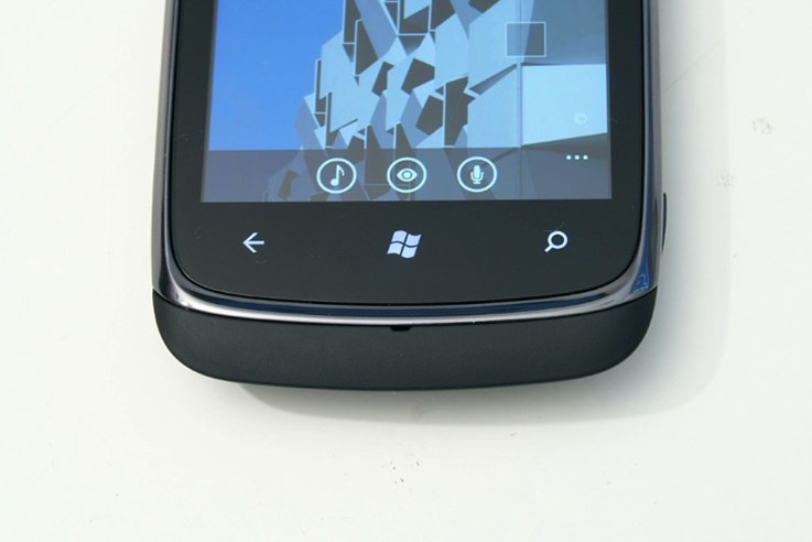 Nokia Lumia 610 (5).jpg